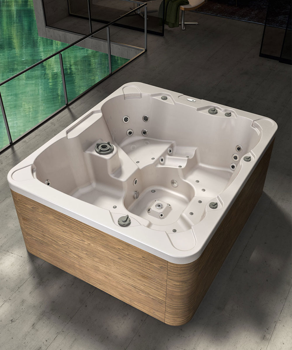 Albatros-Cosmopolitan-Pool-2-1200x1698